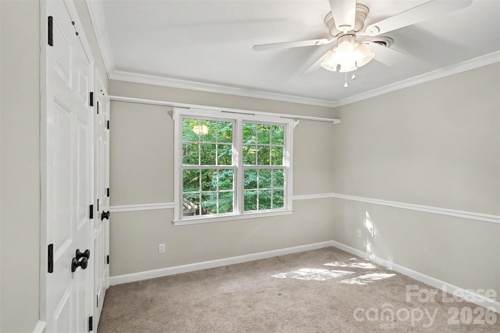 5812 Camelot Road - Photo 24