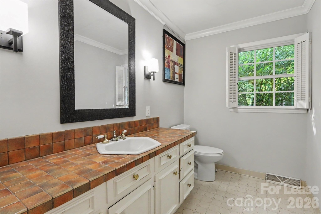5812 Camelot Road - Photo 20