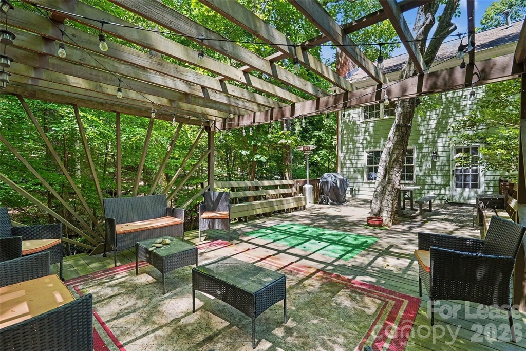 5812 Camelot Road - Photo 32
