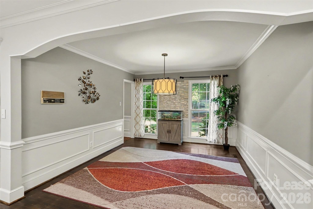 5812 Camelot Road - Photo 9