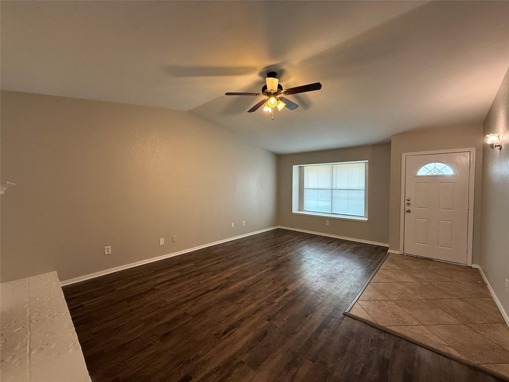 1464 Larchmont Drive - Photo 5