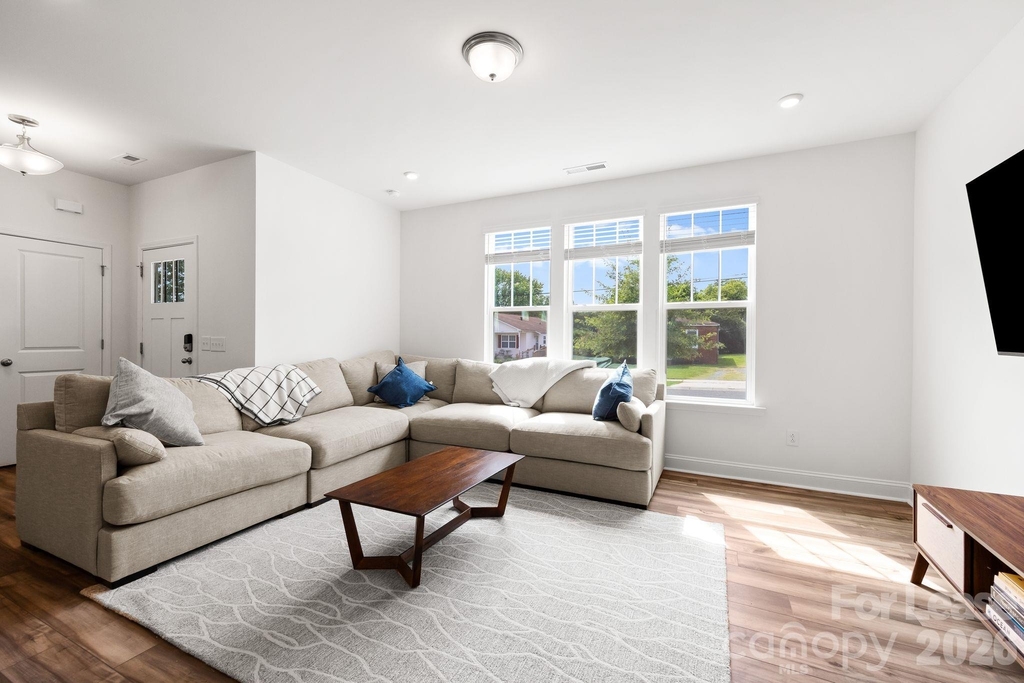 2950 Clyde Drive - Photo 7
