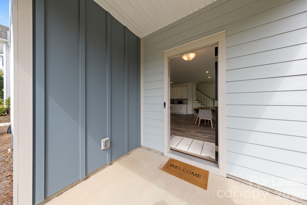 2950 Clyde Drive - Photo 4