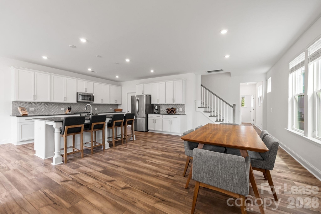 2950 Clyde Drive - Photo 5