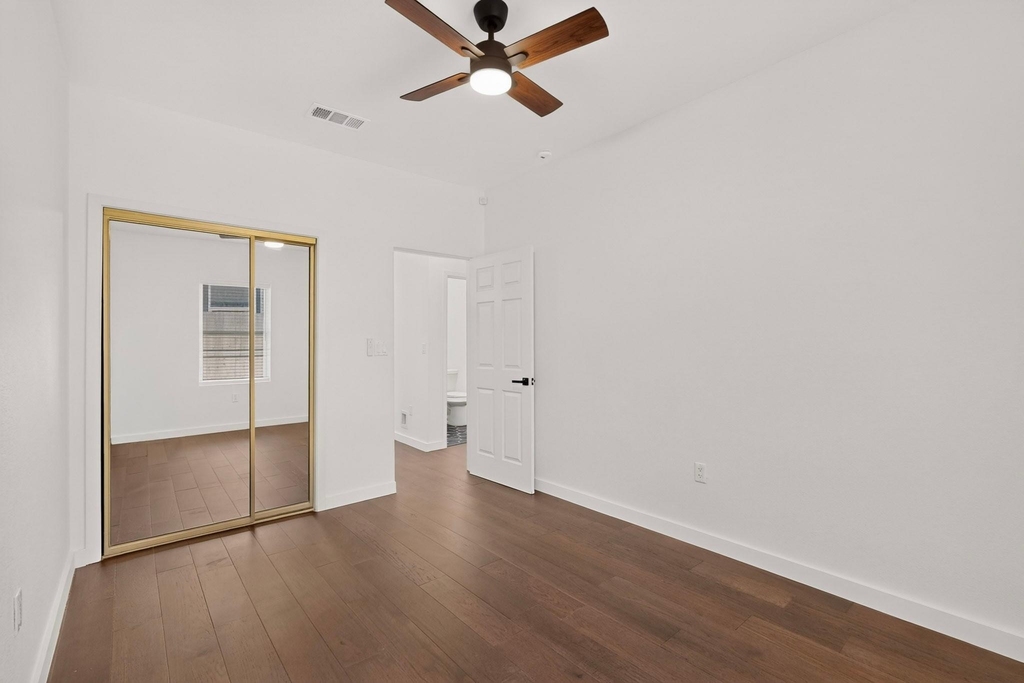 1100 S Brighton Avenue - Photo 9