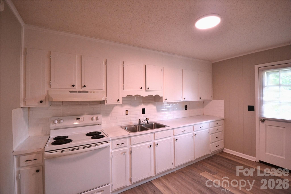 102 Sunset Drive - Photo 7