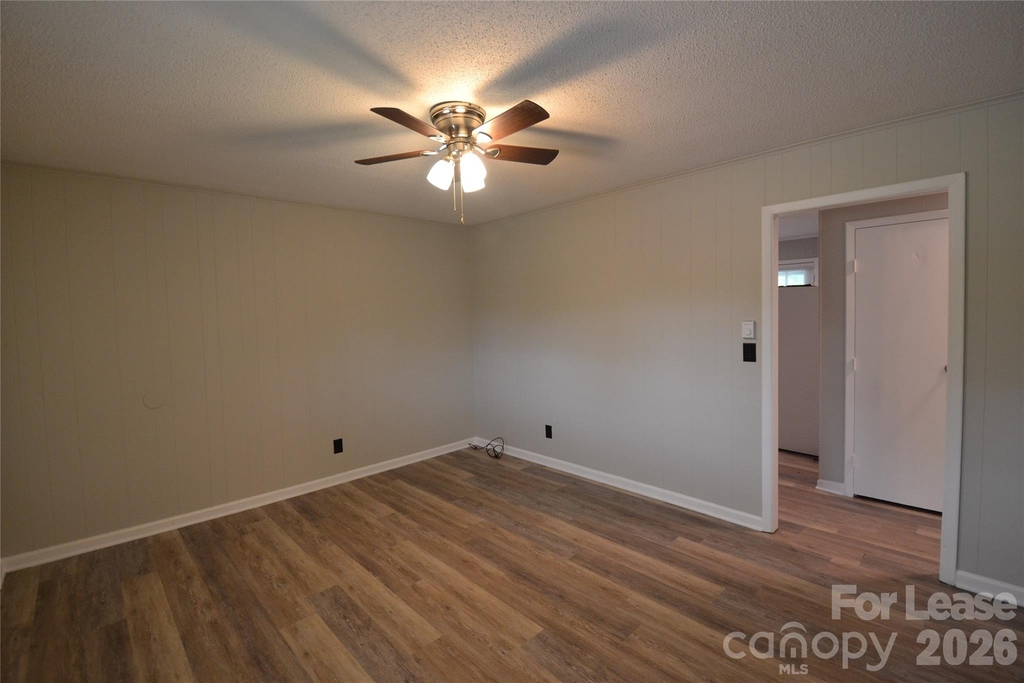 102 Sunset Drive - Photo 6