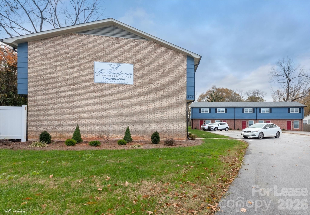 206 E Glendale Avenue - Photo 1