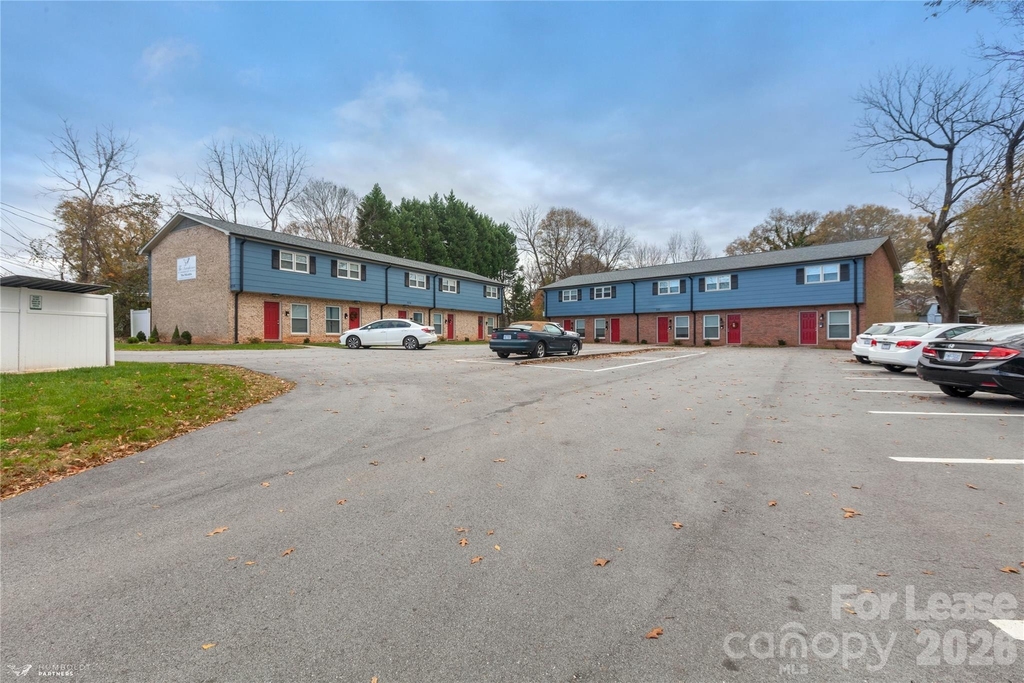 206 E Glendale Avenue - Photo 2
