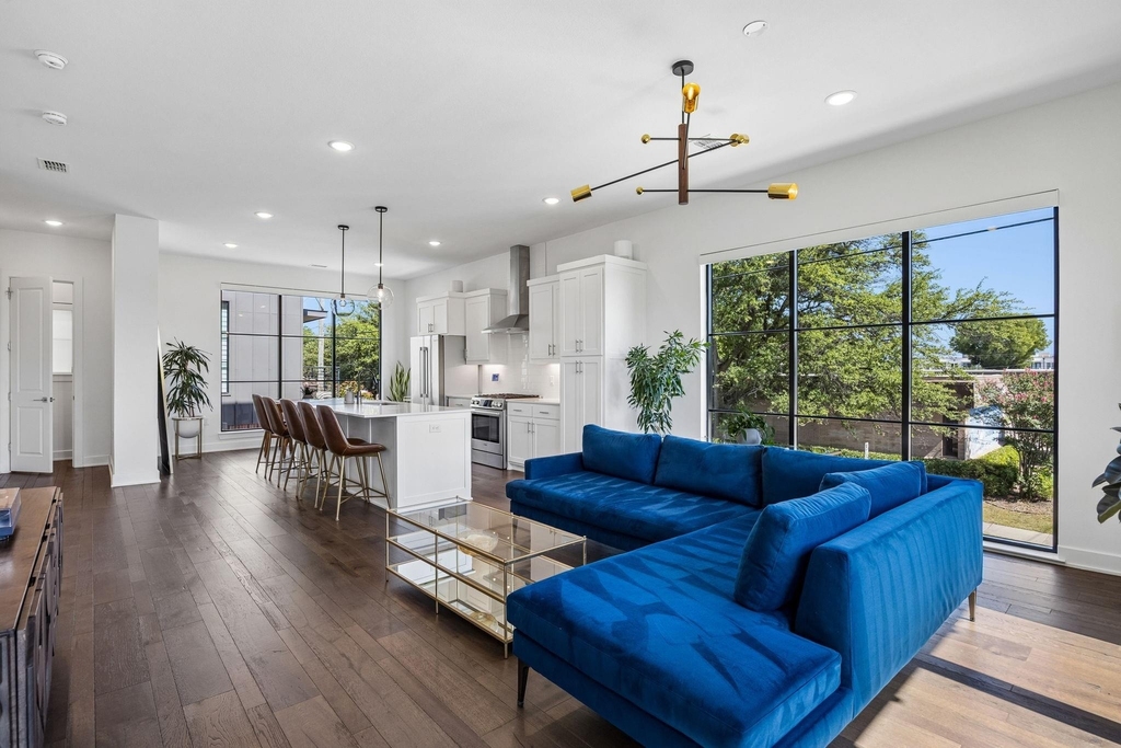 737 N Zang Boulevard - Photo 12