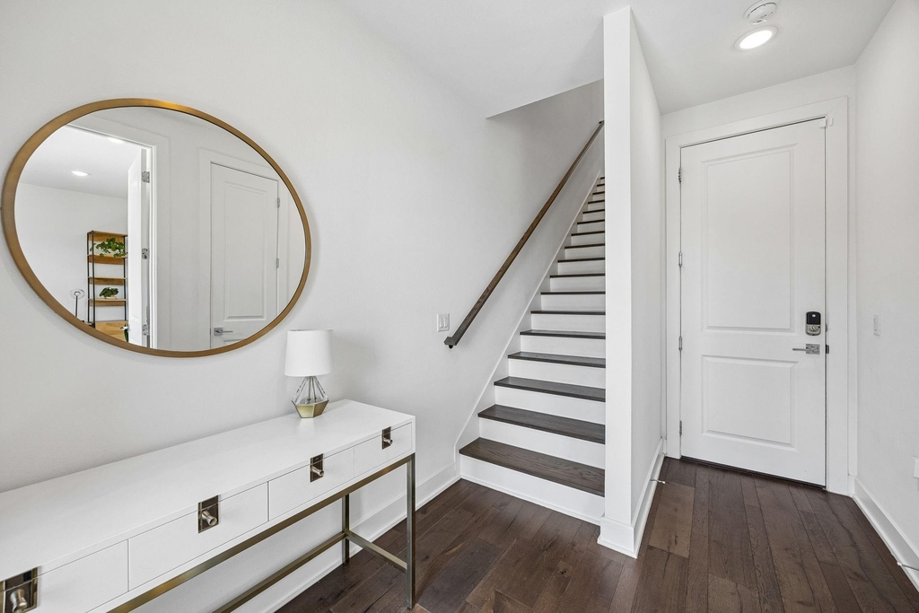 737 N Zang Boulevard - Photo 2