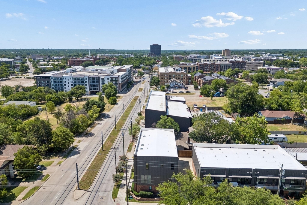 737 N Zang Boulevard - Photo 26