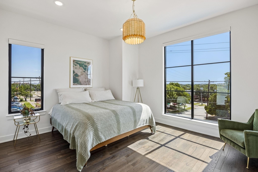 737 N Zang Boulevard - Photo 13