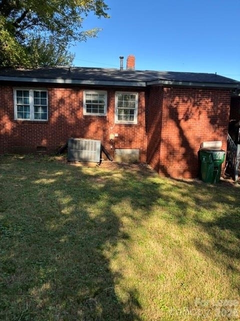2520 Bancroft Street - Photo 2