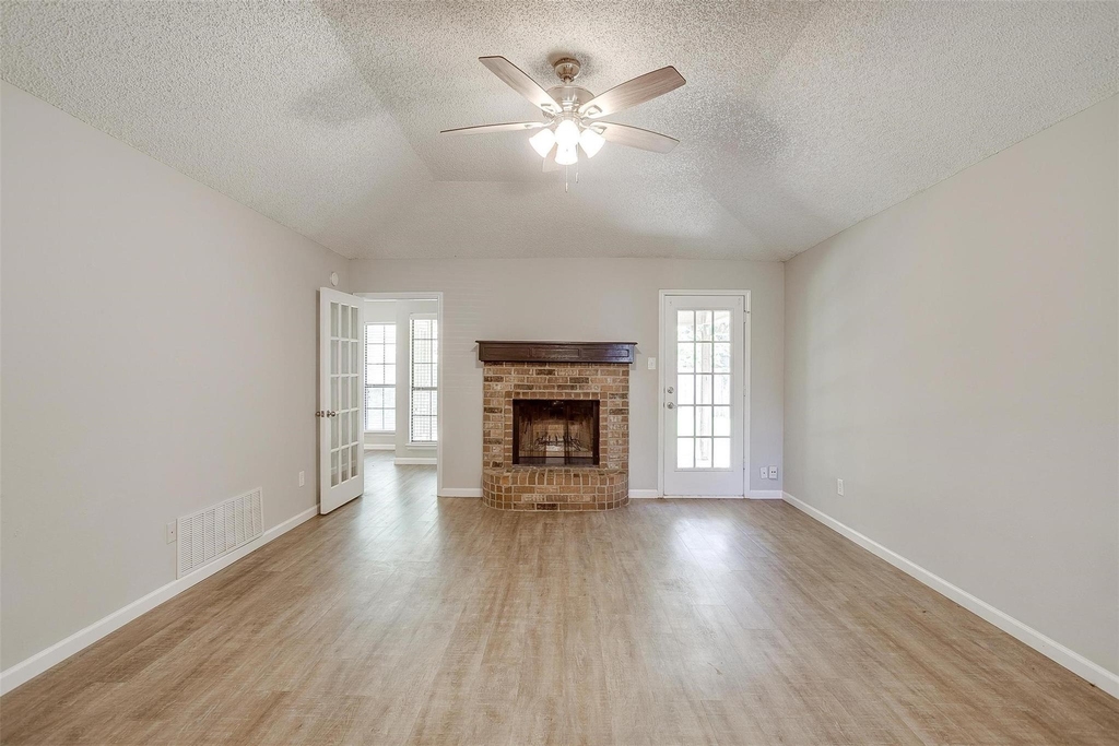 5909 Kesler Drive - Photo 3