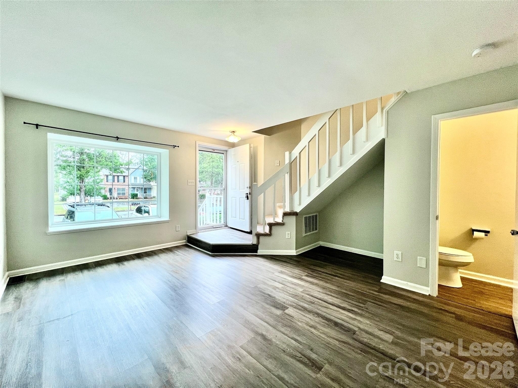 8253 Circle Tree Lane - Photo 7