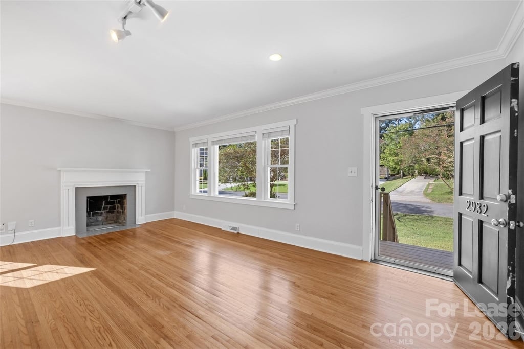 2932 Hanson Drive - Photo 2