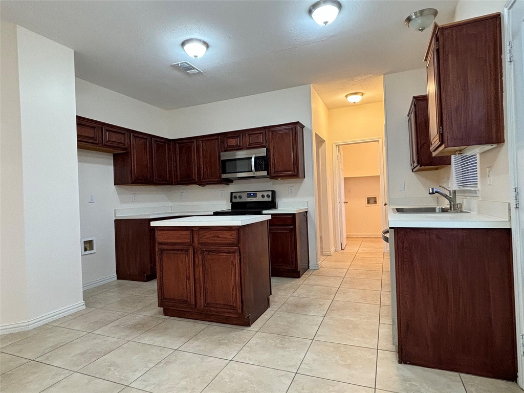 2713 Clovermeadow Drive - Photo 5