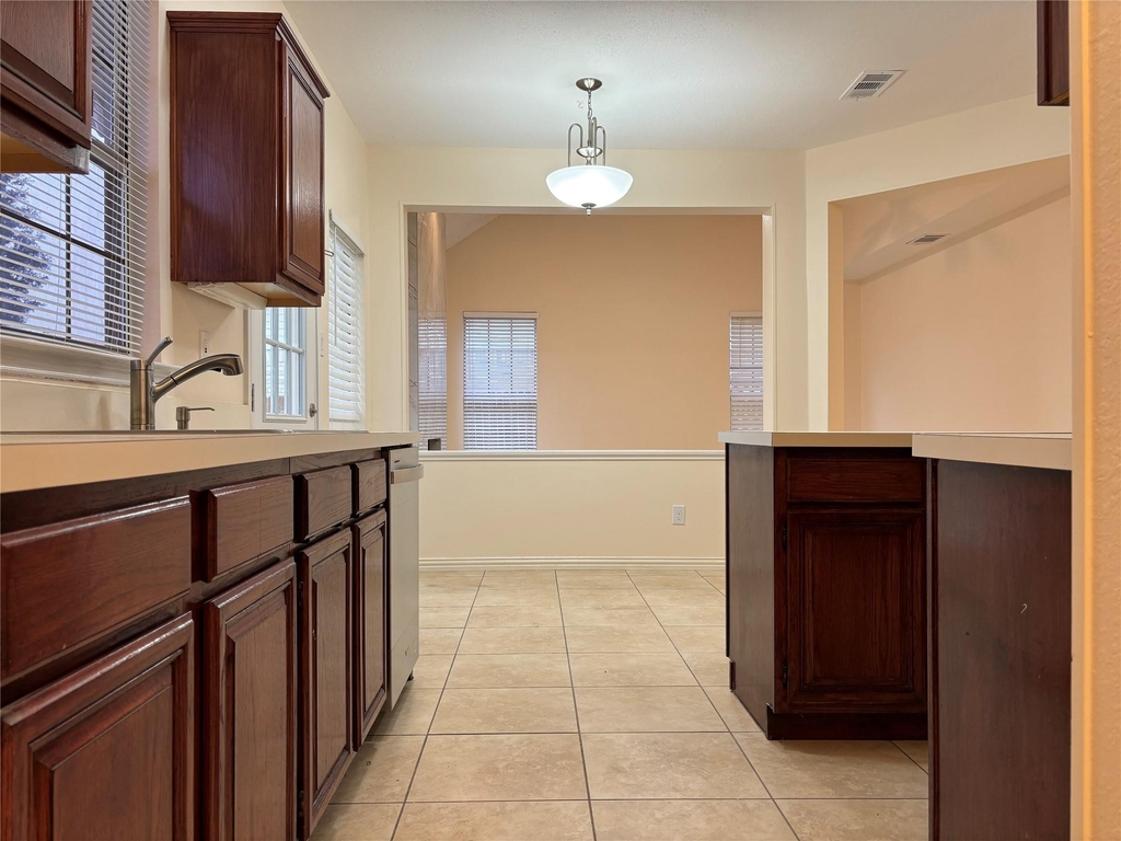 2713 Clovermeadow Drive - Photo 4