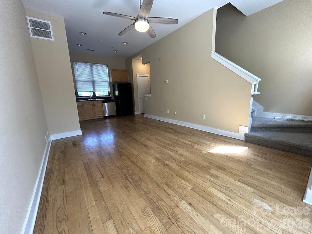 937 E 7th Street - Photo 14
