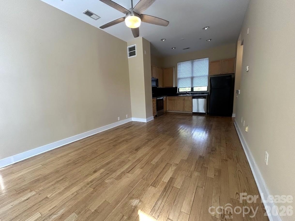937 E 7th Street - Photo 12