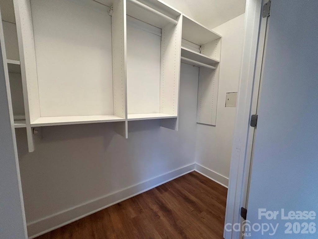 937 E 7th Street - Photo 10