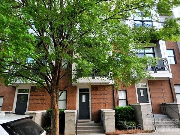 937 E 7th Street - Photo 0