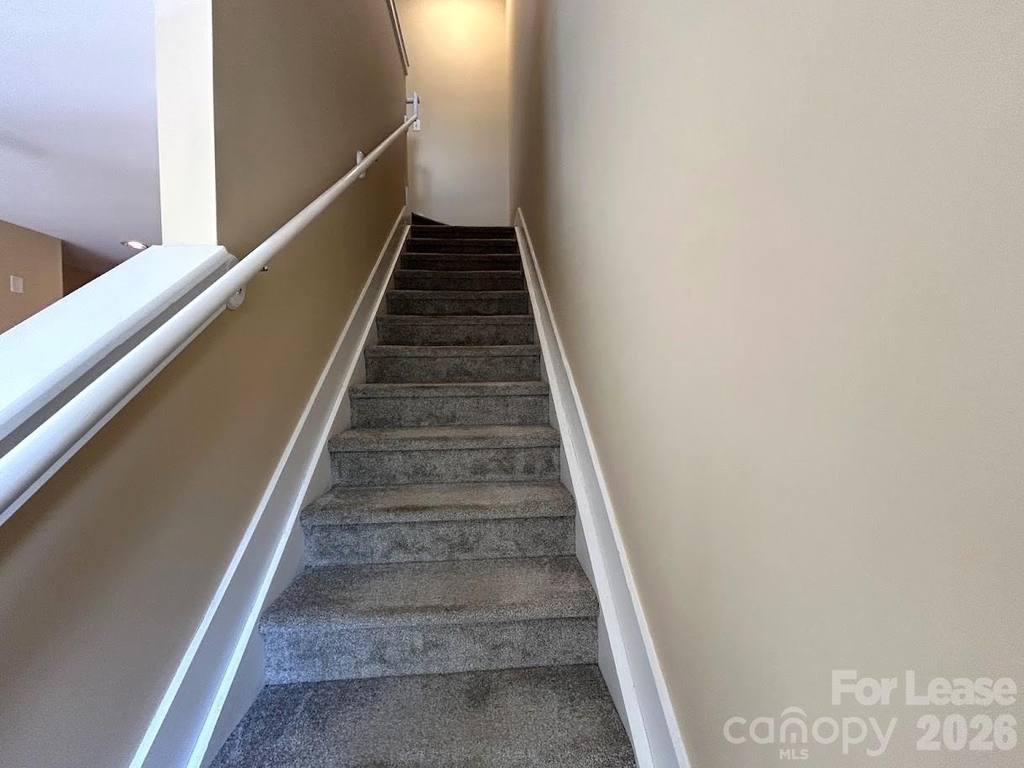 937 E 7th Street - Photo 18