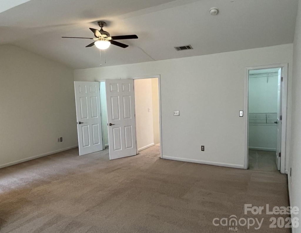 9956 Kings Parade Boulevard - Photo 22