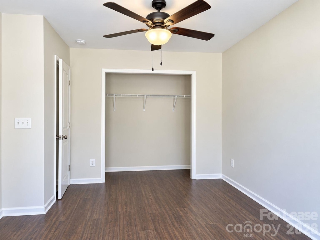 7431 Sienna Heights Place - Photo 15