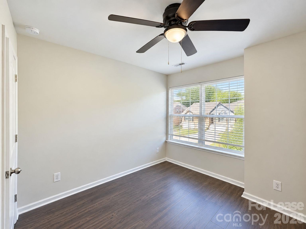 7431 Sienna Heights Place - Photo 12
