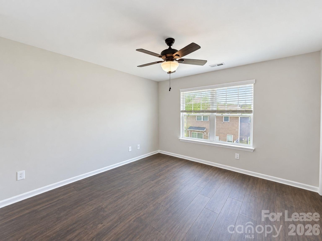 7431 Sienna Heights Place - Photo 9
