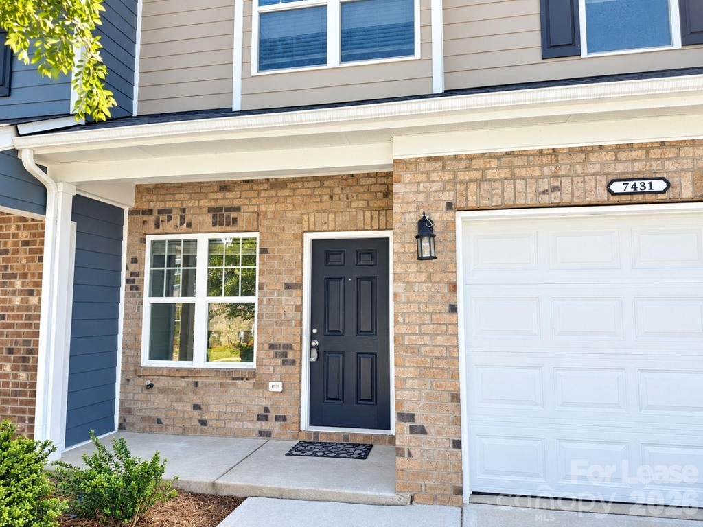 7431 Sienna Heights Place - Photo 1