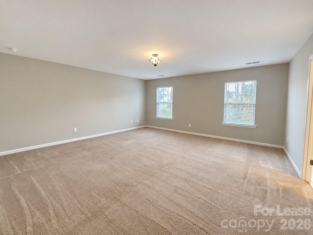 1109 Wainscott Drive - Photo 21