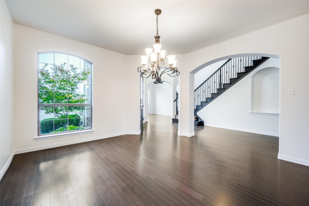 342 Manchester Drive - Photo 5