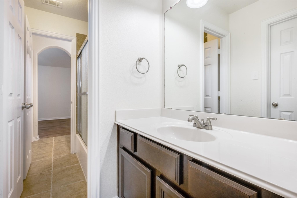 342 Manchester Drive - Photo 33