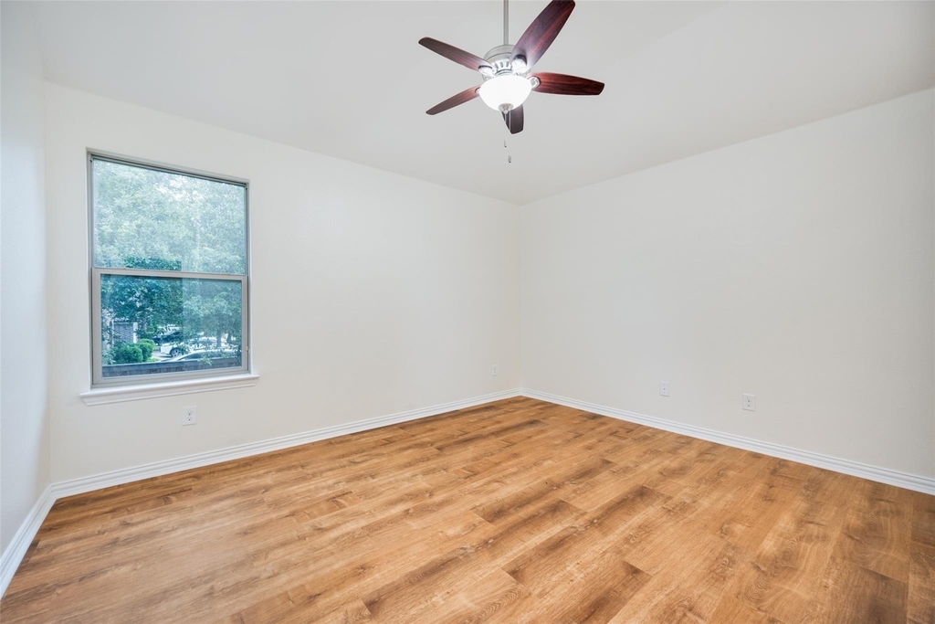 342 Manchester Drive - Photo 15