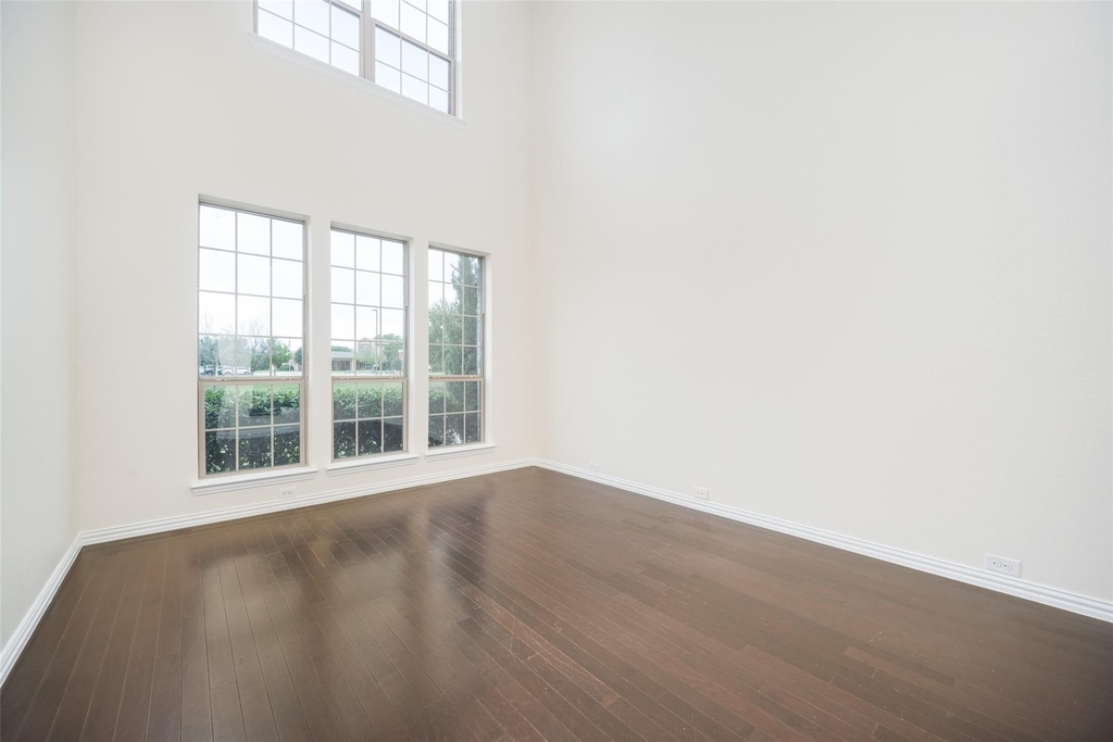 342 Manchester Drive - Photo 7