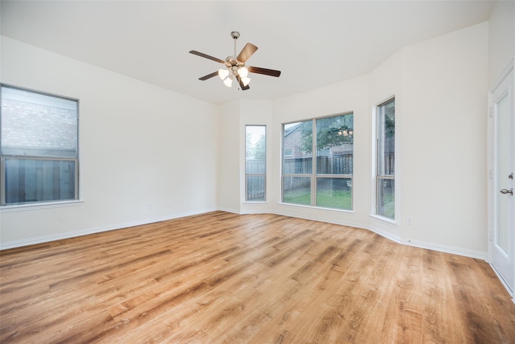 342 Manchester Drive - Photo 12