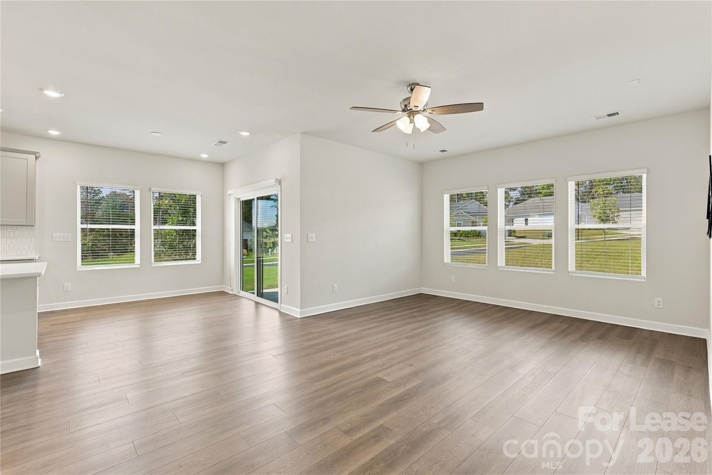 1003 Alicante Avenue - Photo 8