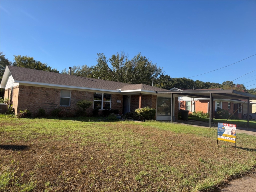 1608 Edgemont Drive - Photo 1