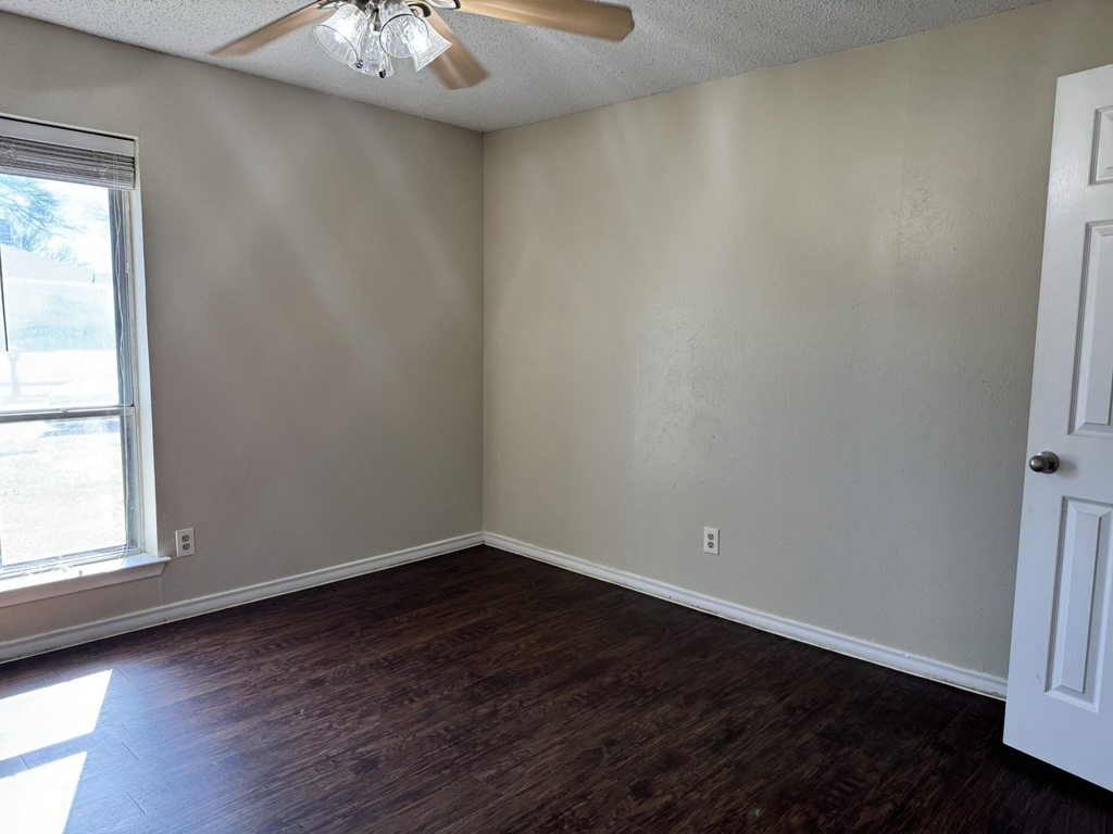 705 Kingsbridge Drive - Photo 23