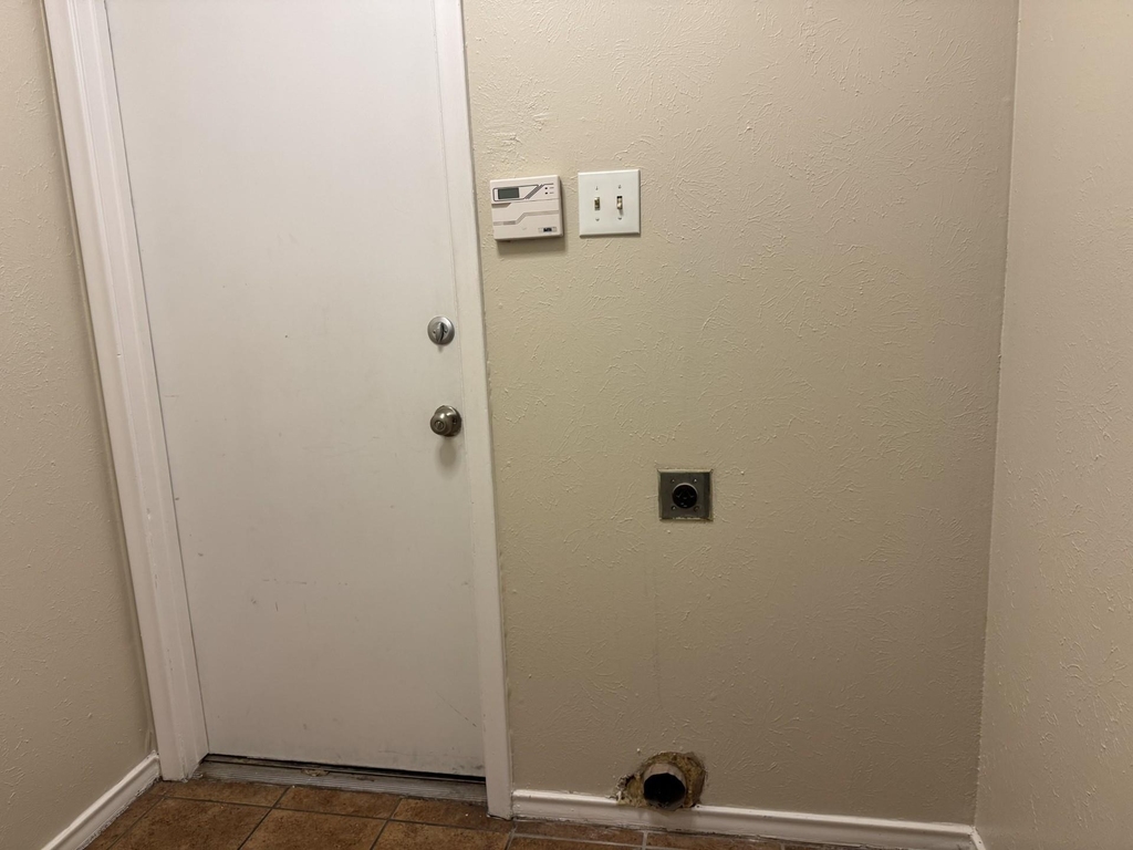 705 Kingsbridge Drive - Photo 12