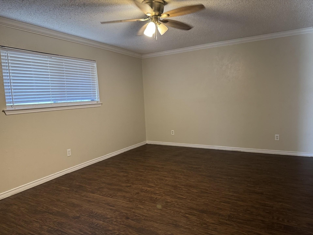 705 Kingsbridge Drive - Photo 17