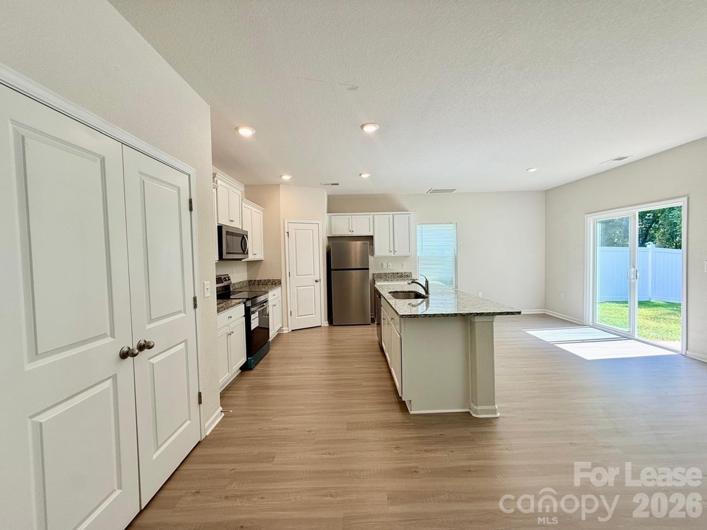 6200 Lowe Lane - Photo 6