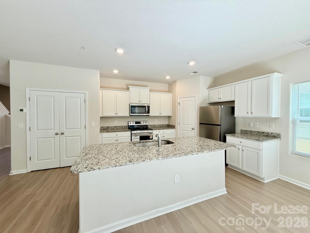 6200 Lowe Lane - Photo 5