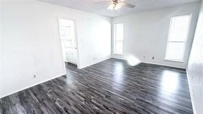 1521 Leicester Street - Photo 22