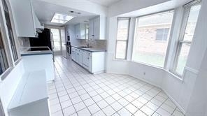 1521 Leicester Street - Photo 9