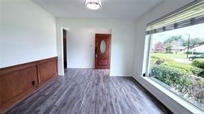 1521 Leicester Street - Photo 3