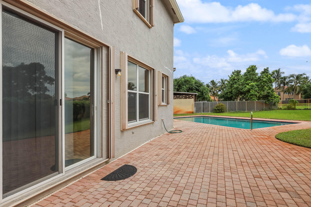 5404 Sunseeker Boulevard - Photo 30